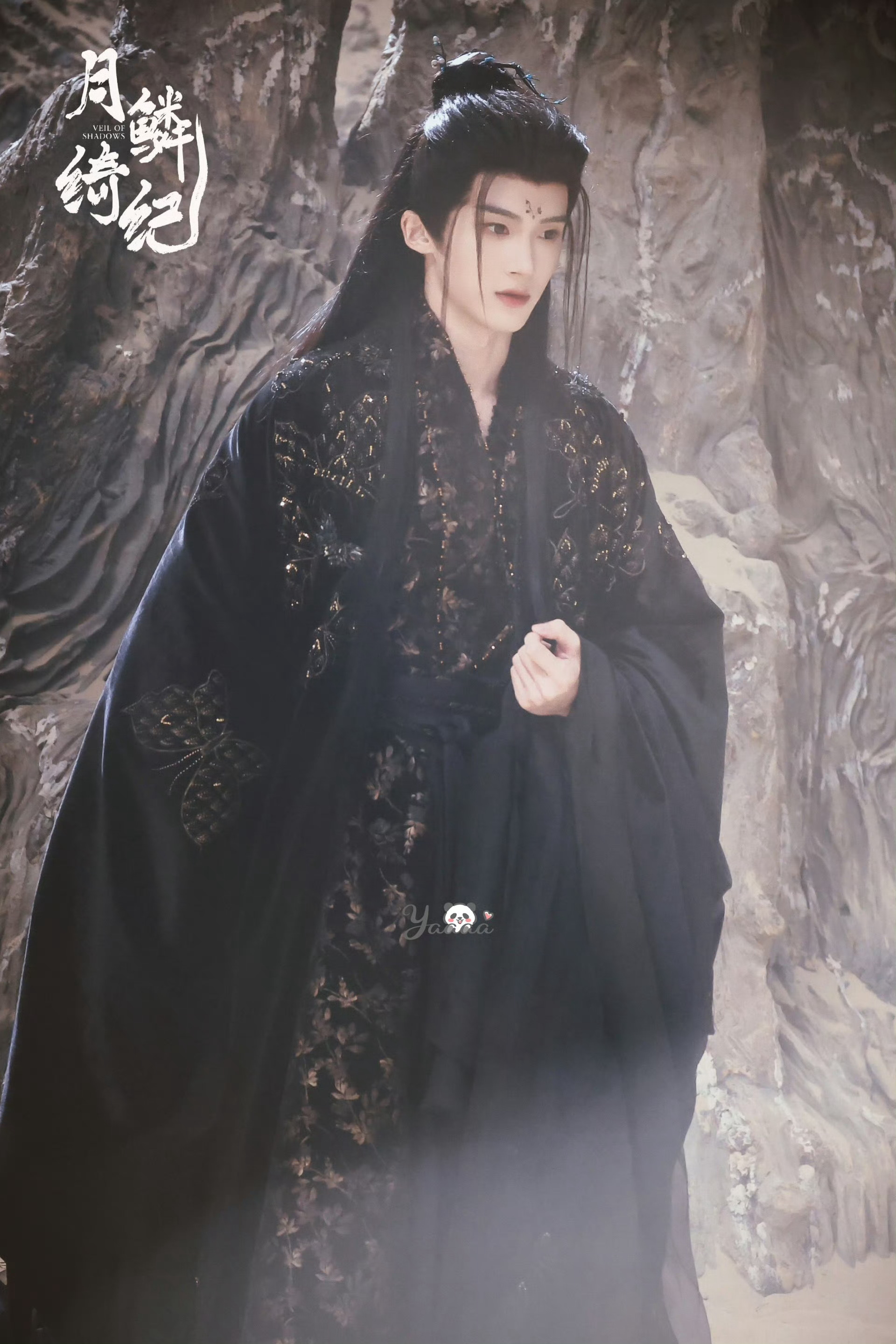 郭敬明新剧田嘉瑞闫桉双男主 真瓜：来看真帅哥桉仔[心]待播剧：烽影燃梅香，月鳞绮