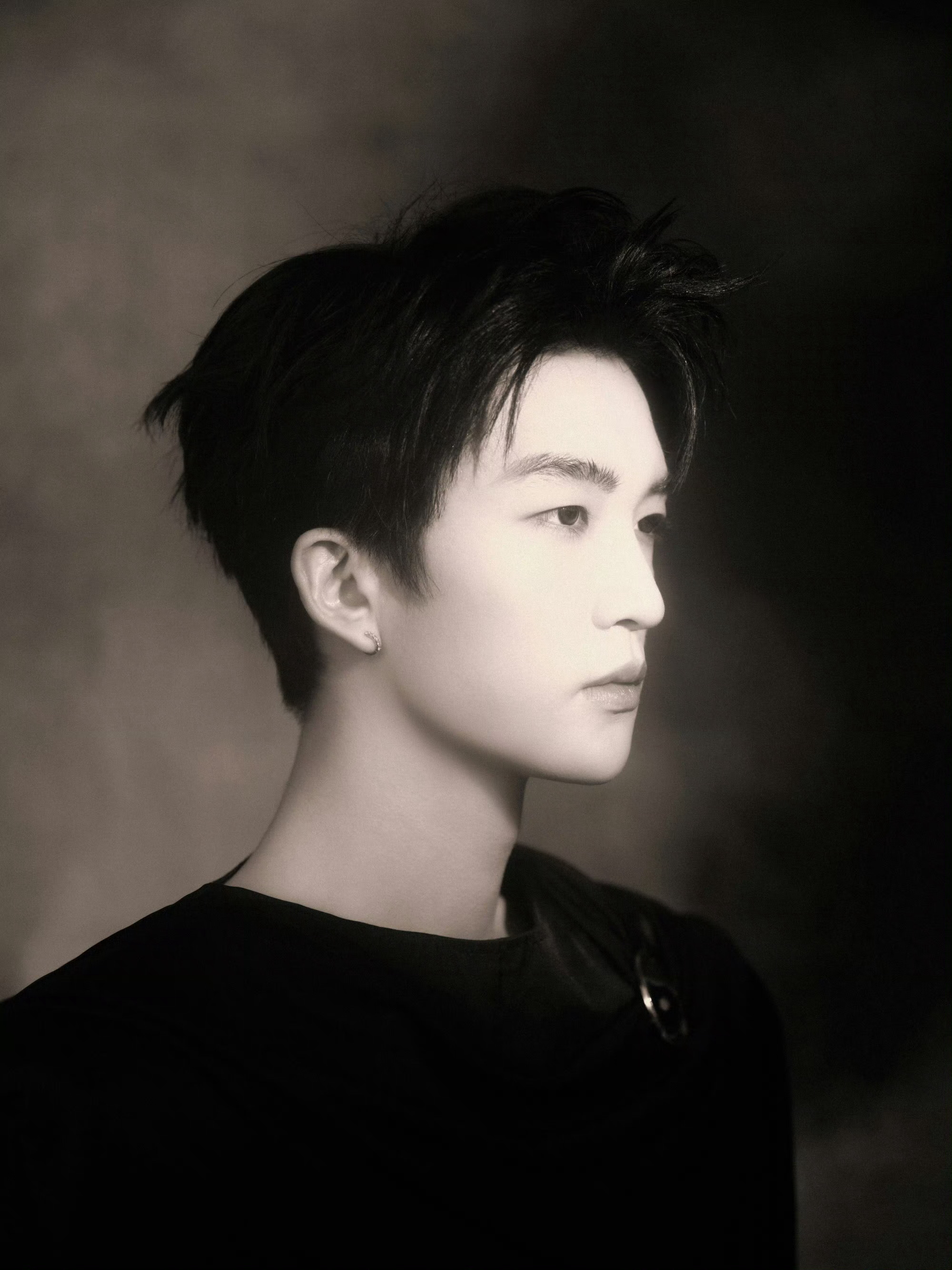 黄子弘凡黄子弘凡骊龙吟舞台首秀 谁的DNA动了！骊龙吟现场太绝，侠气与宿命感直接