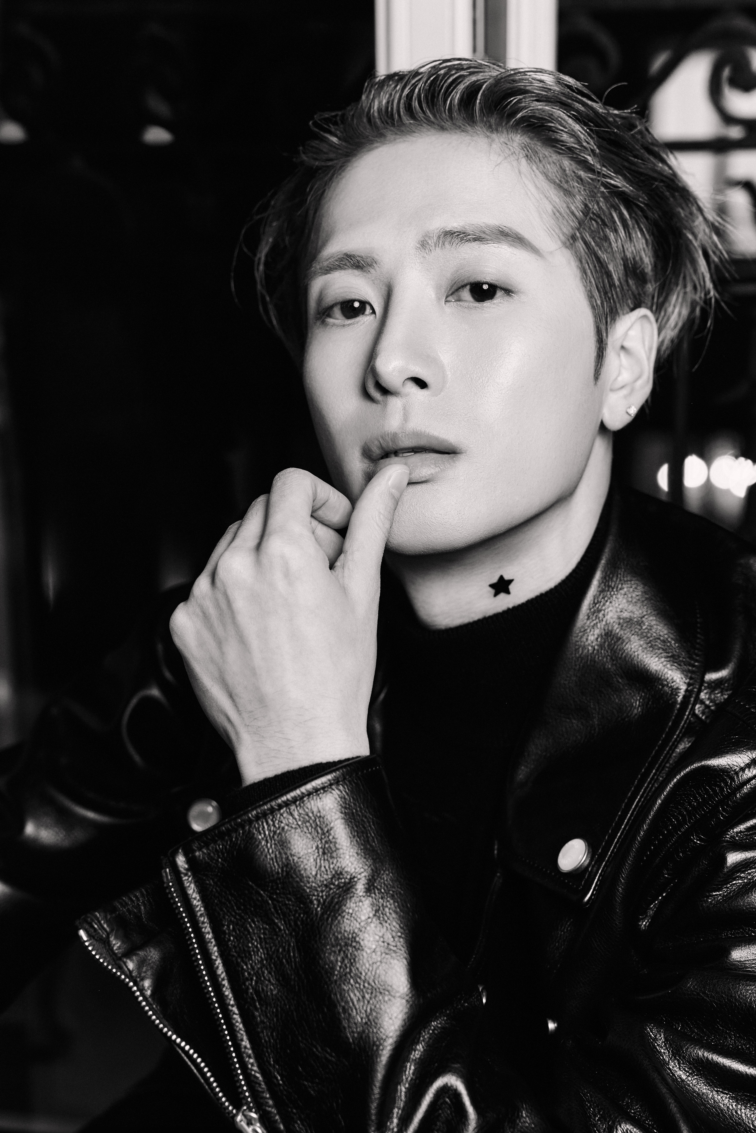 LV大秀男装周巴黎男装周王嘉尔× LV大秀逗趣 酷帅 大方的巴黎男装周王嘉尔来了