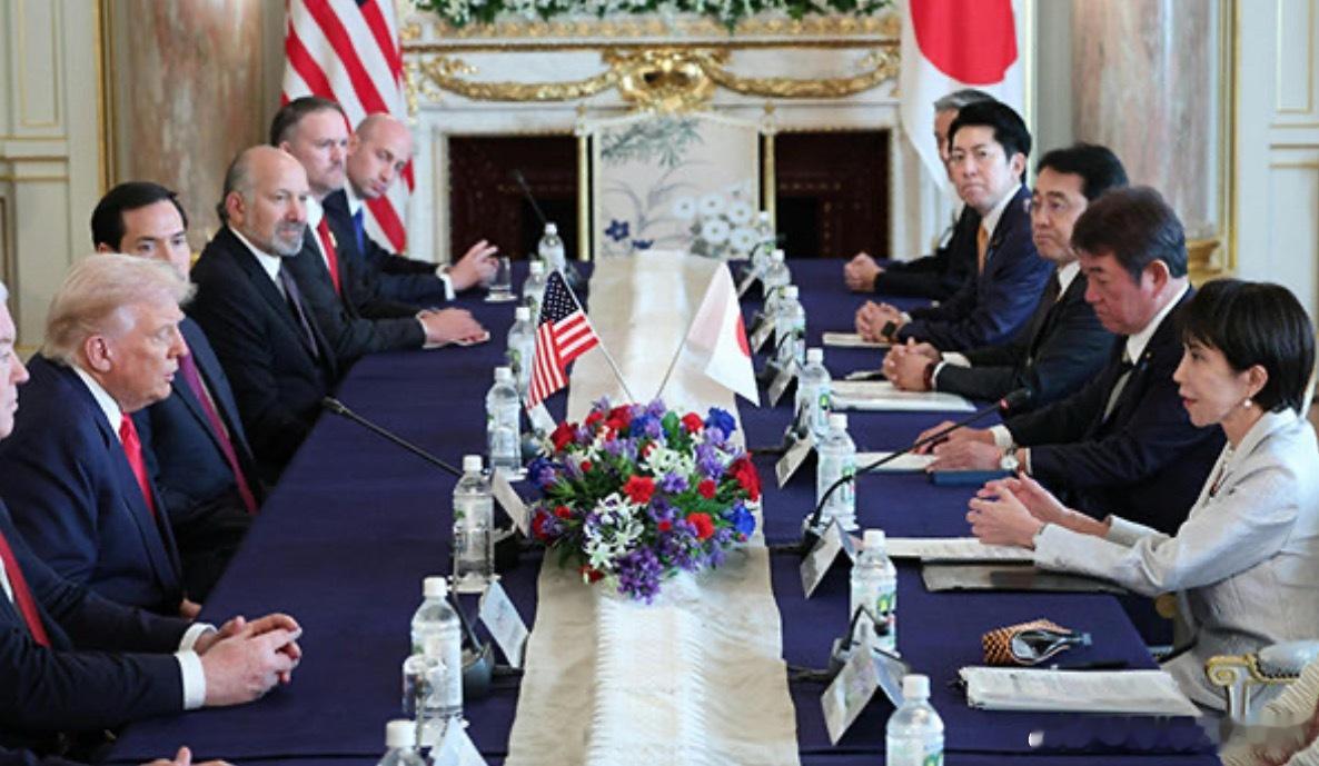 日本企业争相投资给美国搞基建 此外，当天在迎宾馆门口，日本政府特意将福特的皮卡与