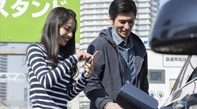 有人预测：未来三年，越来越多的家庭会抛弃“油车”，原因很现实