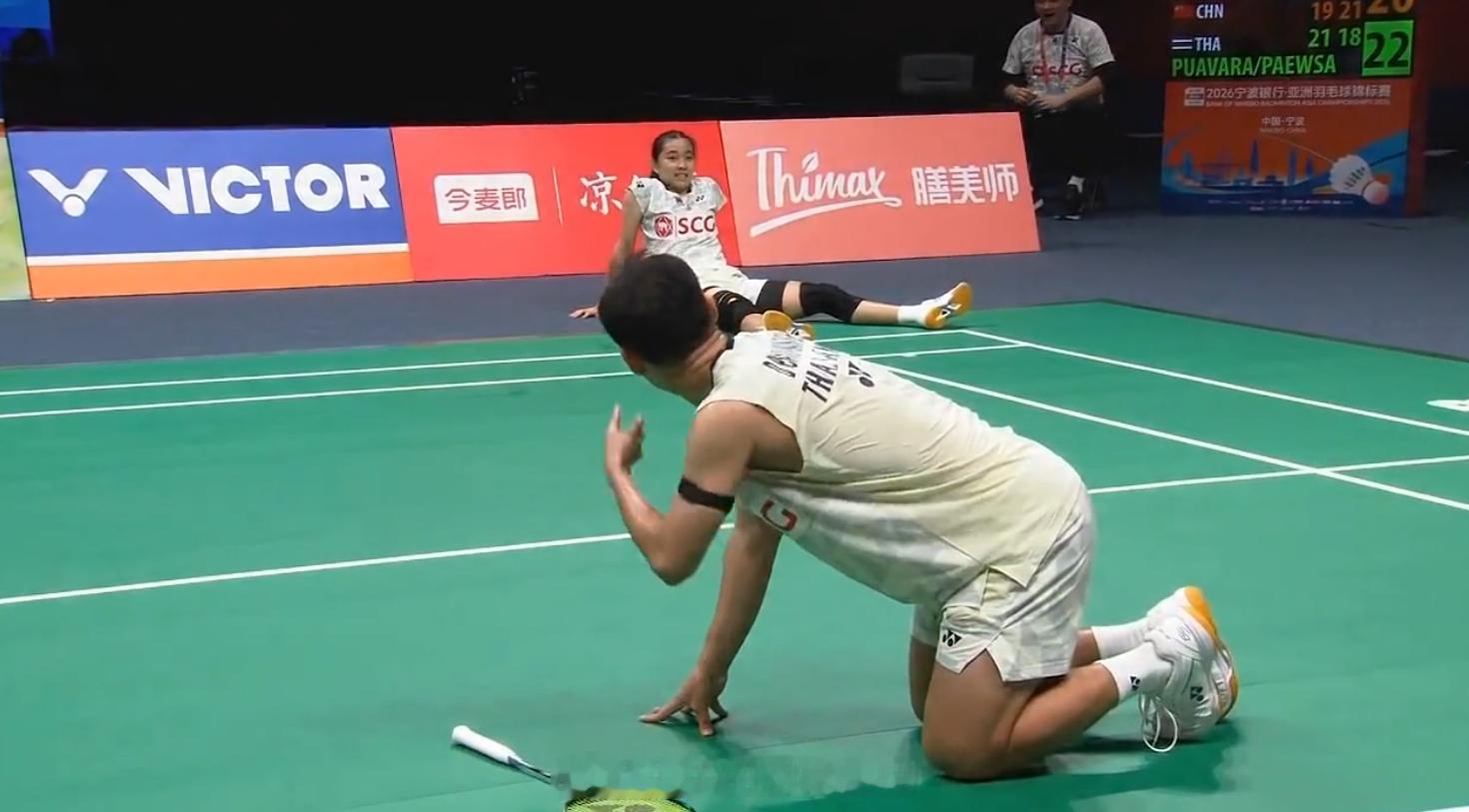 混双 半决赛冯彦哲/黄东萍 19-21 21-18 20-22 德差波/苏皮萨拉