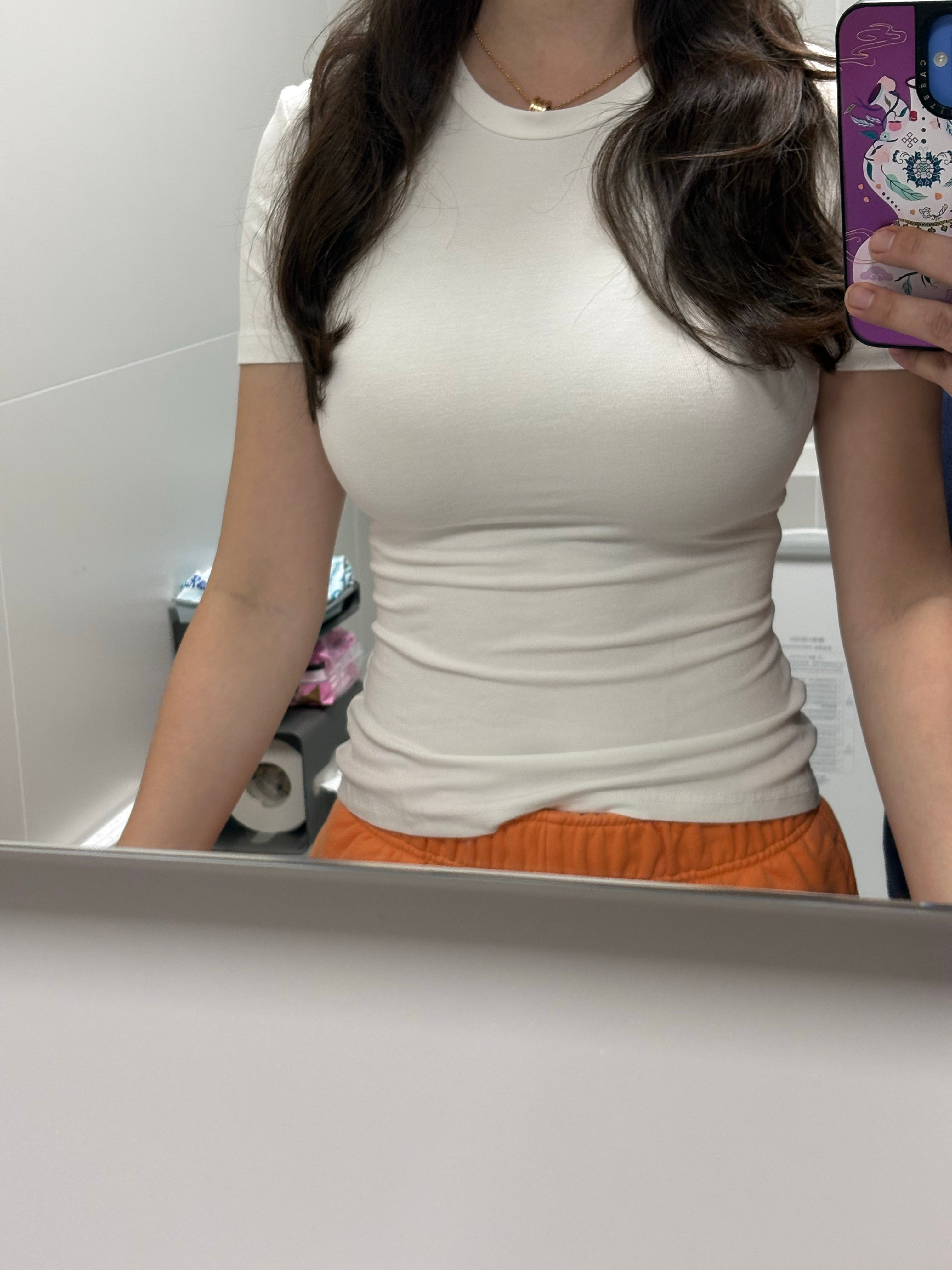 吃火锅烧烤的话 穿白色衣服不好吧 今天老婆穿这样今天穿什么 ​​​