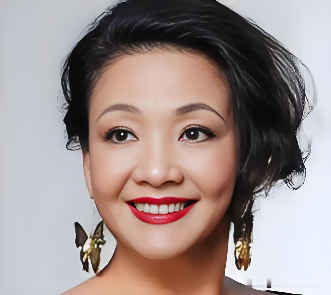 很多人都说兰姐家里的家庭关系错综复杂，外人看着都觉得头大，但实际上这份复杂，丝毫