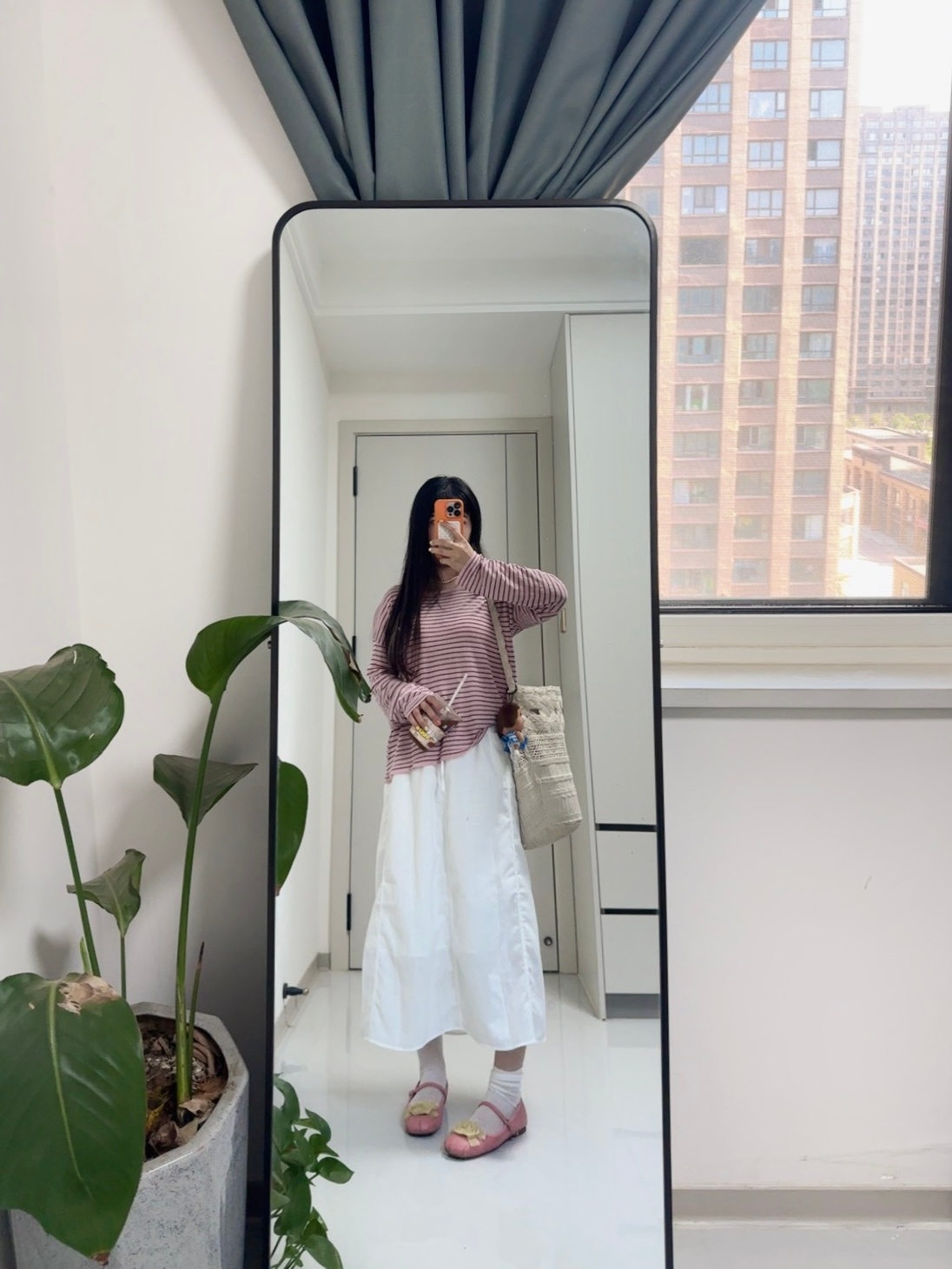 满妈的ootd 没吃早饭 早餐就是一杯柚C美式 