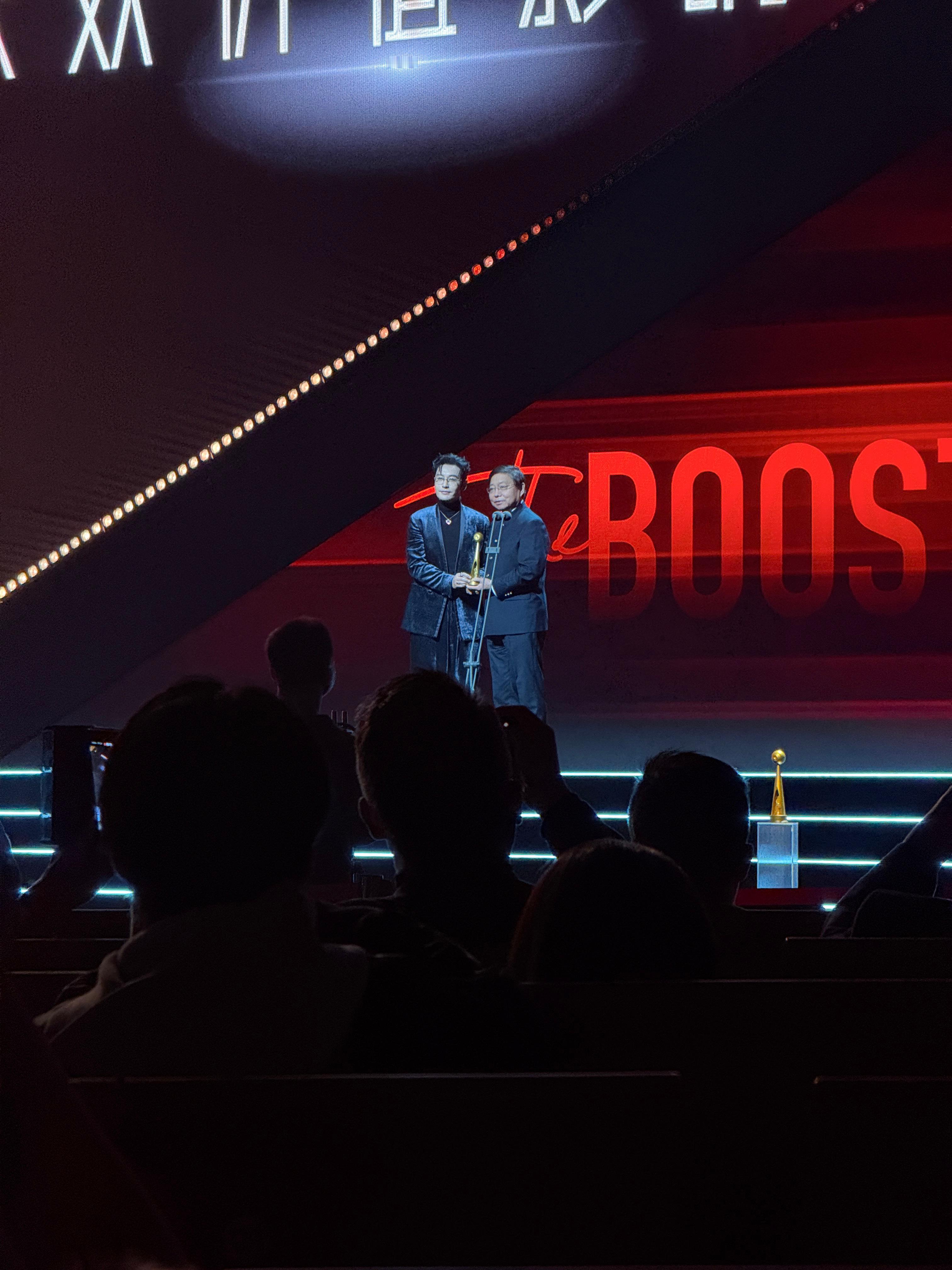 没想到黄晓明也开始走中式老钱风了晓明哥霸总味足足的