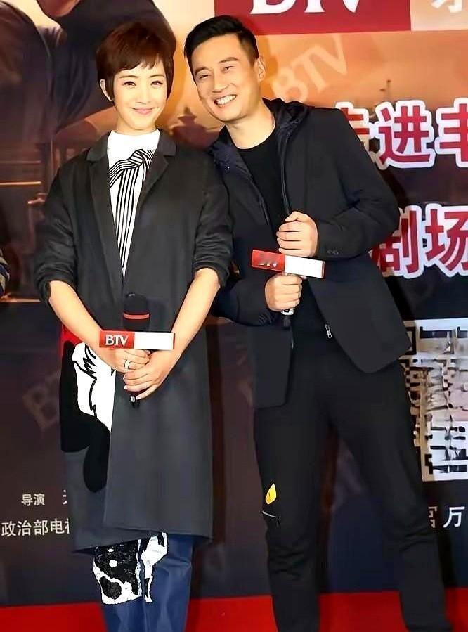 娱乐圈最神秘夫妻，戏里演父女，戏外是两口子，15年零绯闻。
很多人不知道，徐洪浩