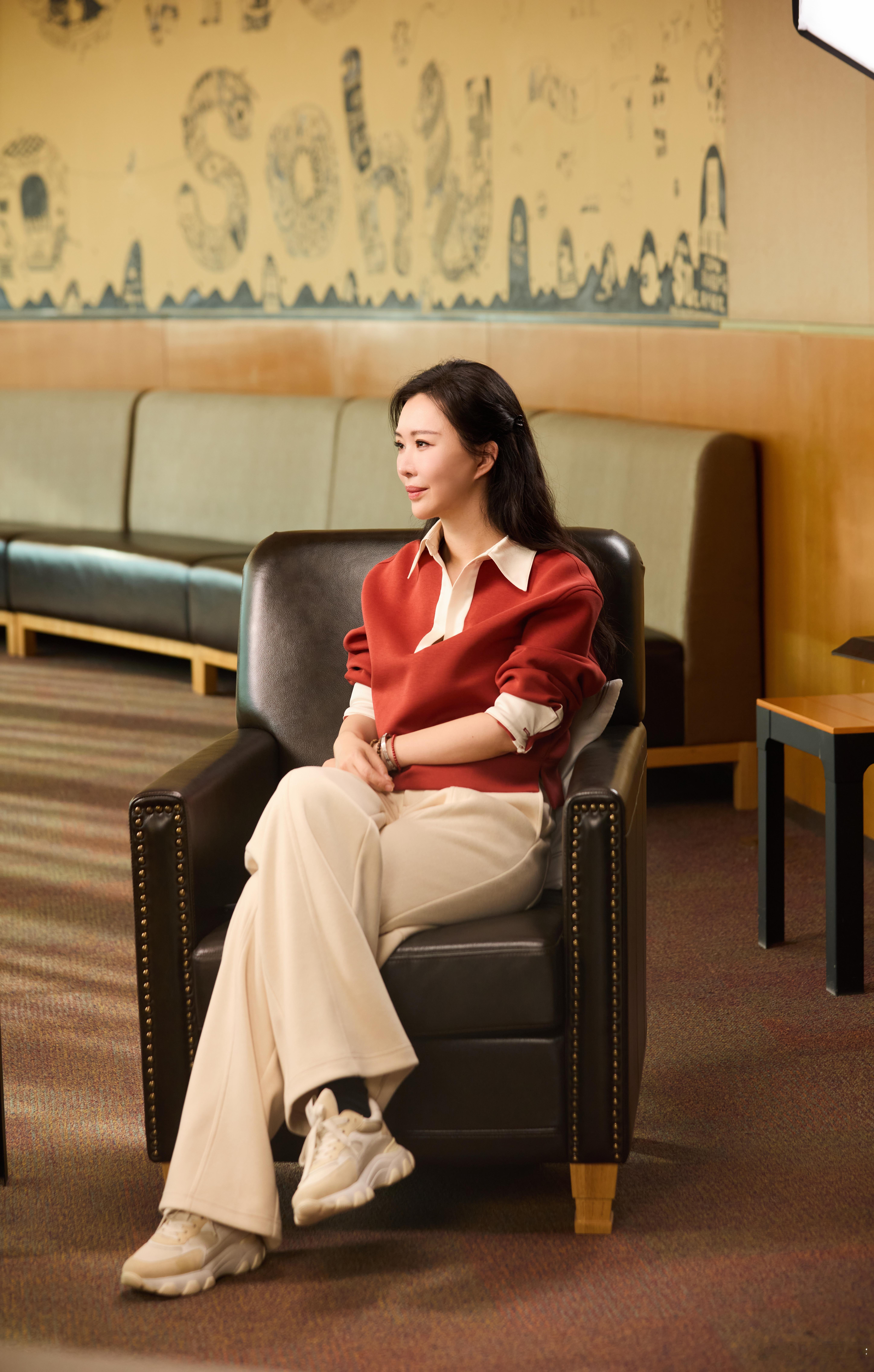 田朴珺才是真正的“大女主”！她不靠男人不装完美，用商业头脑和内容敏感度杀出重围，