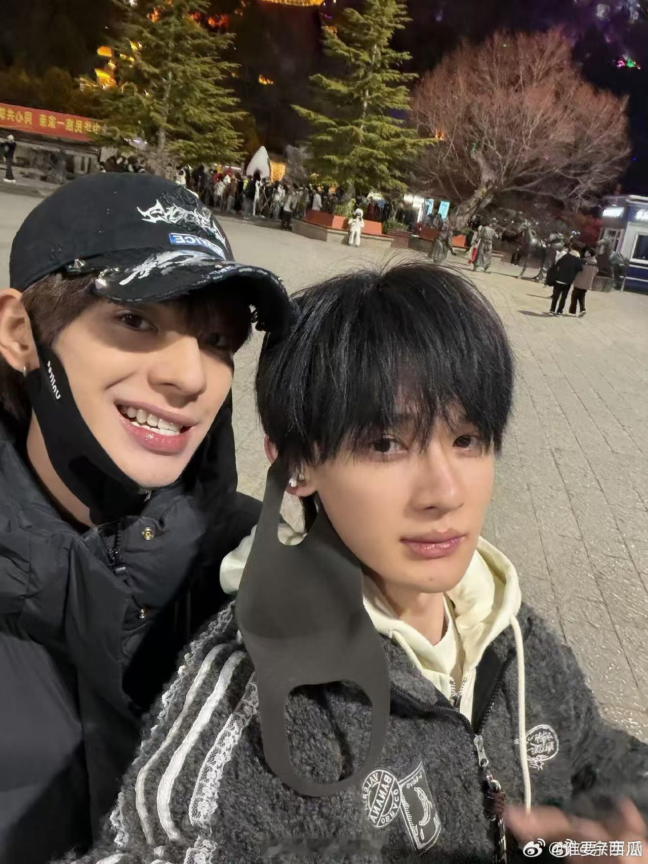 颜安余宇涵没有不合体的义务 余宇涵真的是越看越有魅力的那种，舞台上认真，综艺里又