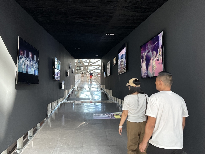 以复调叙事重构城市文化档案，为移民城市提供文化认同方式
