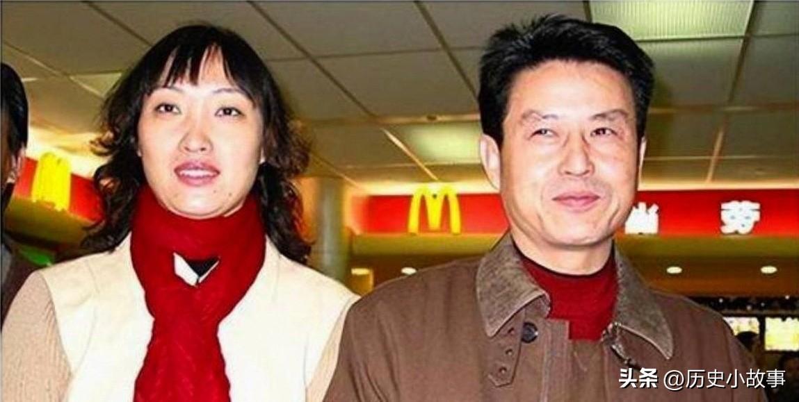 1992年陈忠和的第一任妻子因背包带勾住了火车，而被卷入火车下不幸而亡。3年后，