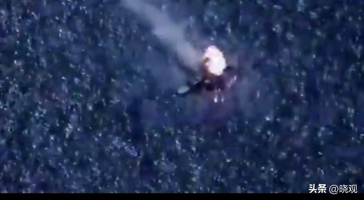 伊朗伊斯兰革命卫队称，其海军在印度洋袭击了一艘正在加油的美国海军驱逐舰，导弹准确