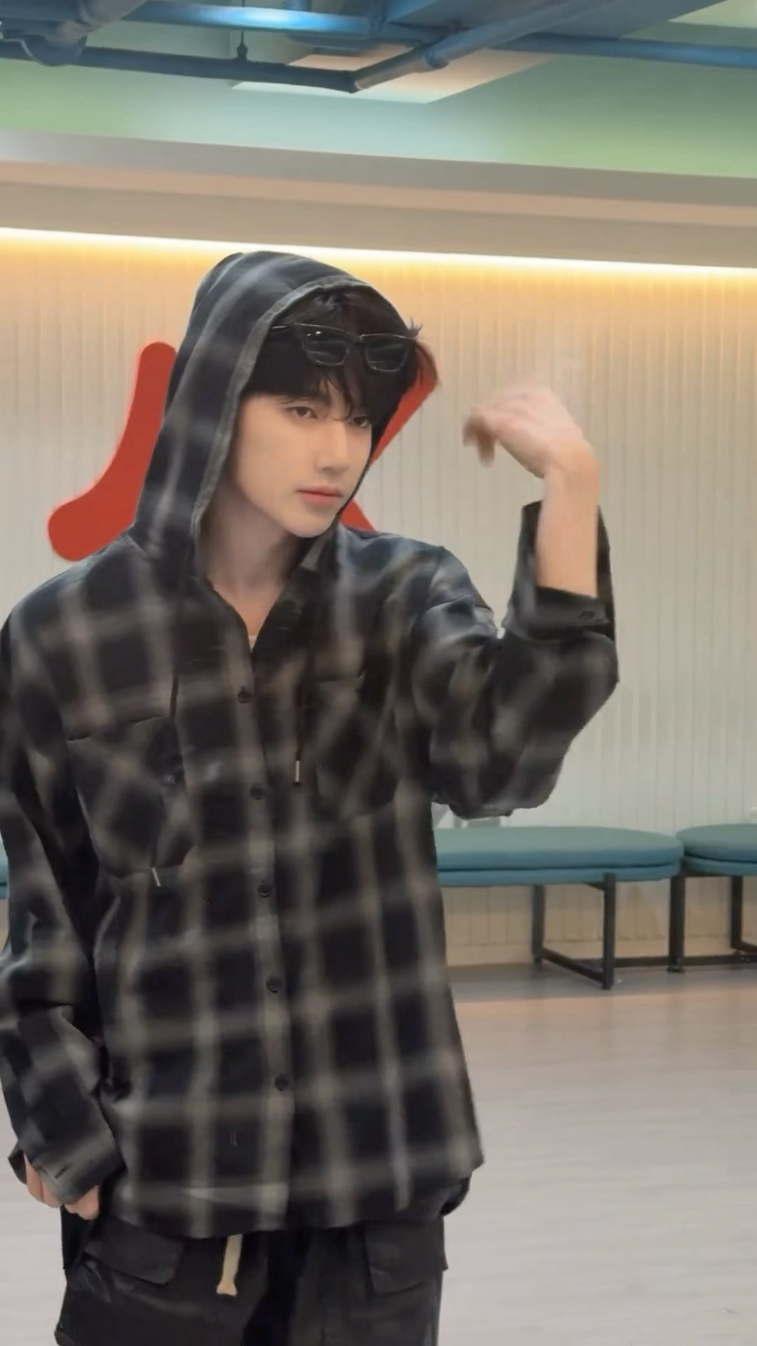 章昊老师无论在哪里都是个好摇子，我们六摇一又要归来了吗章昊cha了复仇摇