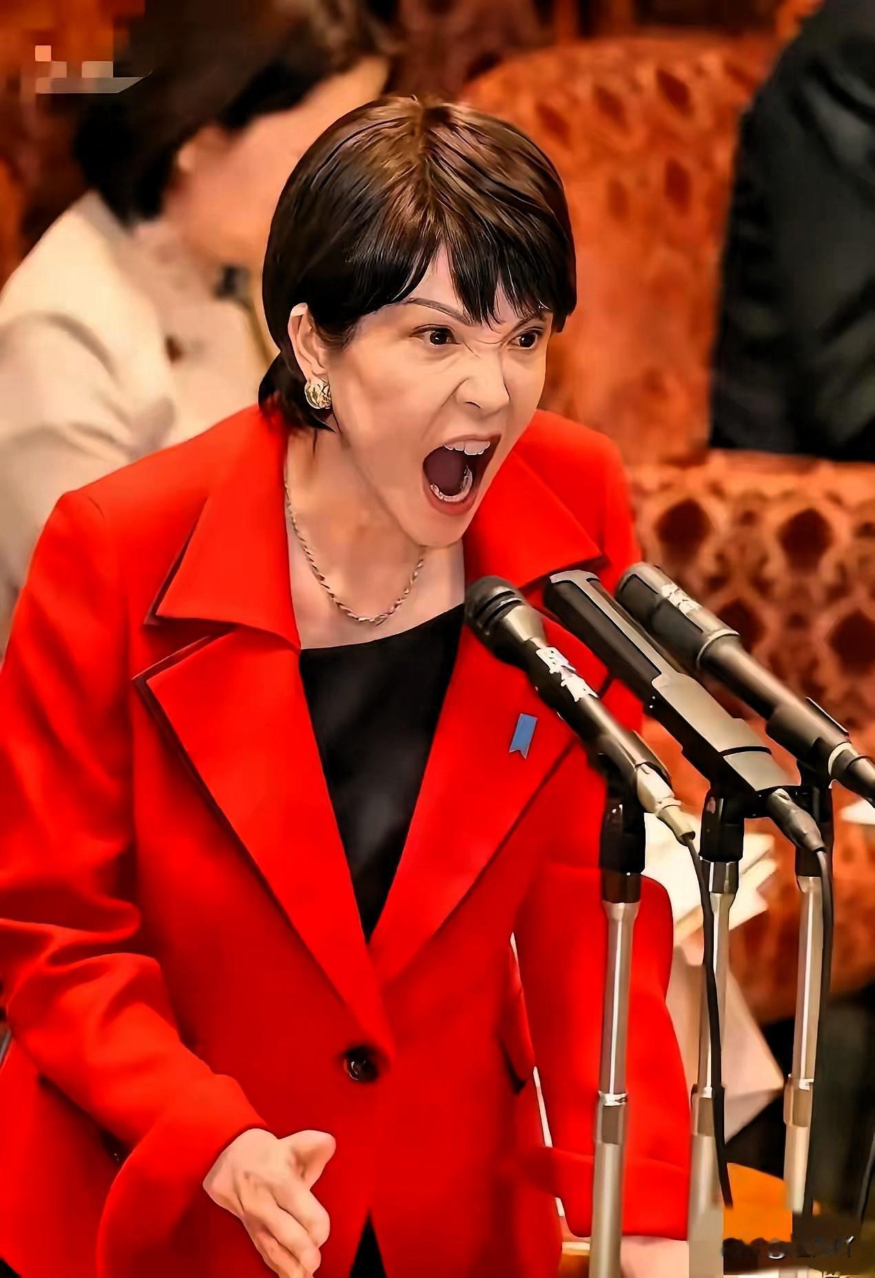 日本官方这回是真的急眼了！

12月15日下午那个记者会，内阁官房长官脸拉得老长