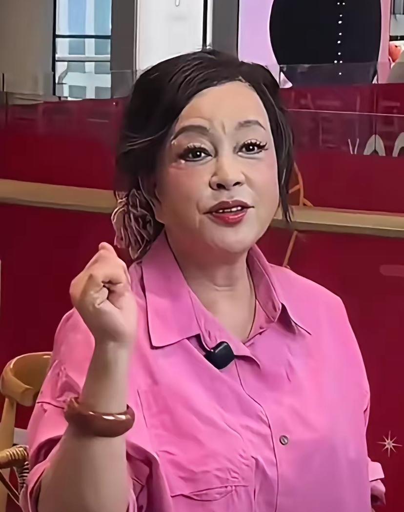 刘晓庆别墅违建的事，明明早就下了限期拆除决定书，却迟迟没有动静，确实让人有点意外