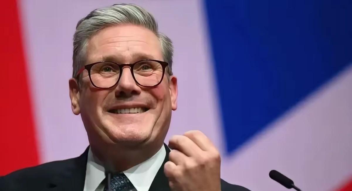 特朗普最近算是体会到了什么叫冰火两重天。刚有消息说中国可能恢复采购美国大豆，让他