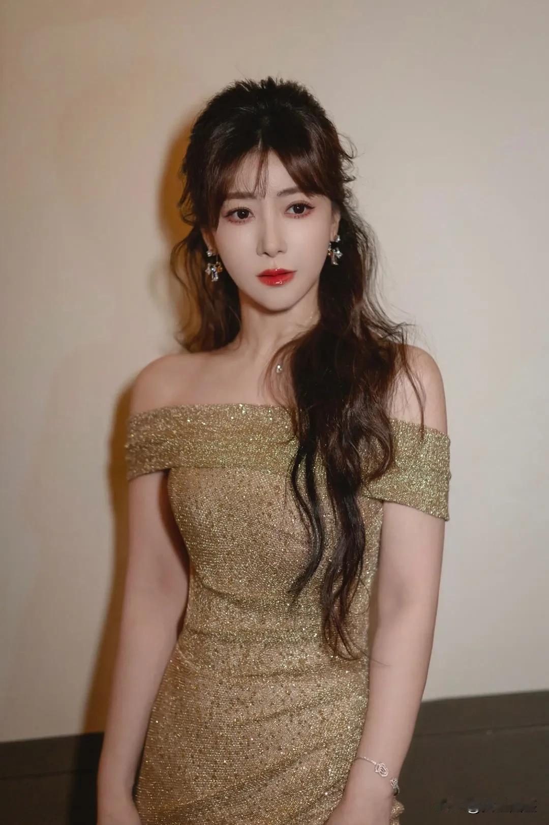 春夏服饰焕新季