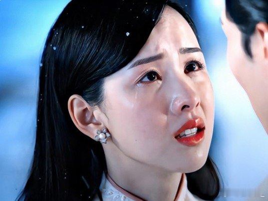 原来也有陈都灵hold不住的造型啊，这几个时期演技也不太在线 