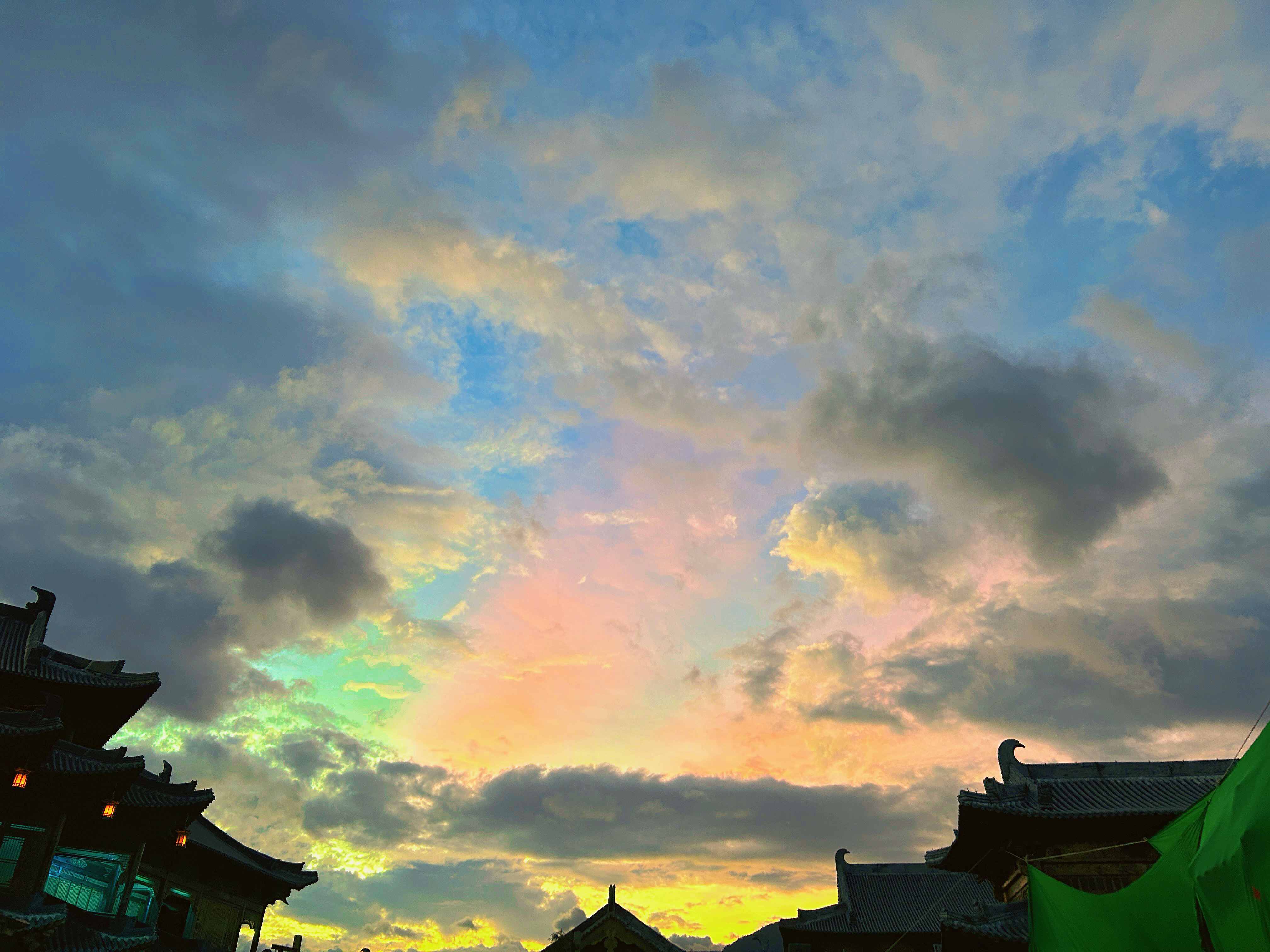 早安[太阳][太阳][太阳]人生就像一场马拉松，不在乎起点，只在乎终点。无论遭遇