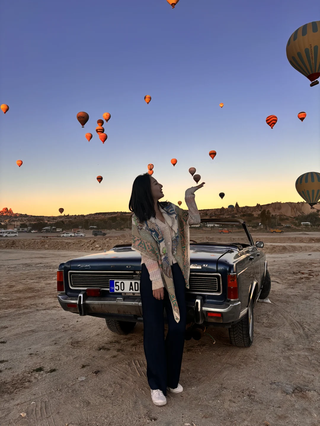 土耳其卡帕多奇亚热气球老爷车，极限二选一