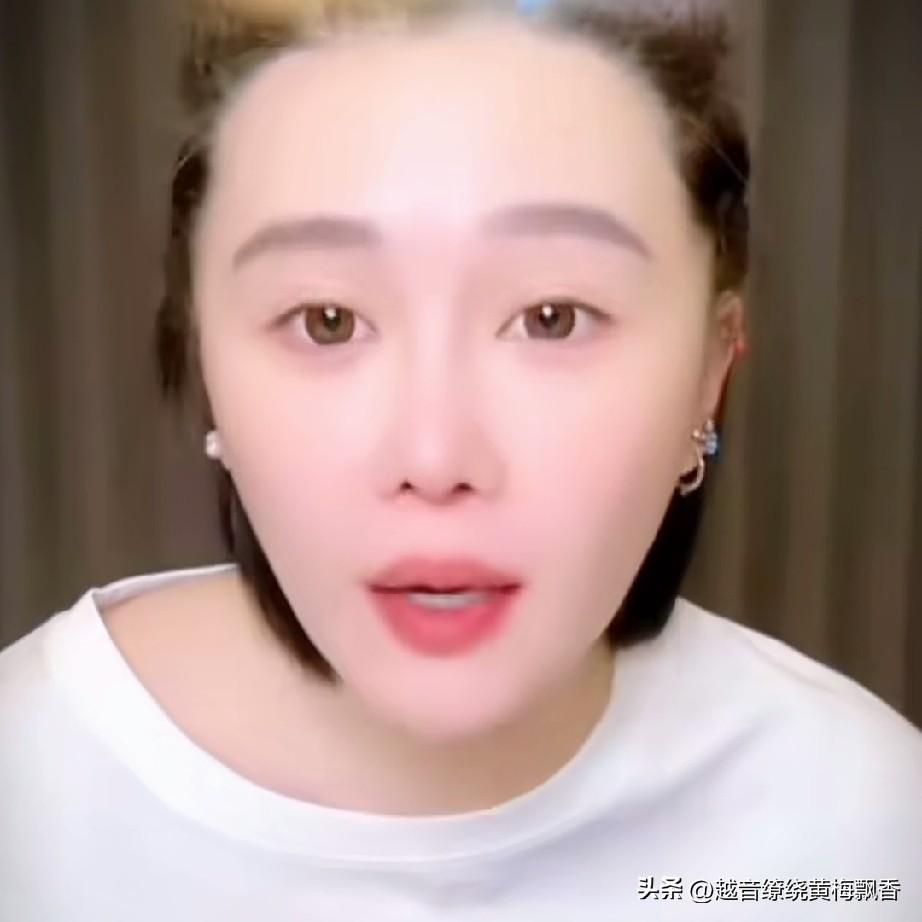 球球在直播的时候，有人问她为什么不改行？她回答说:“我为什么要改行，我干电商挺好
