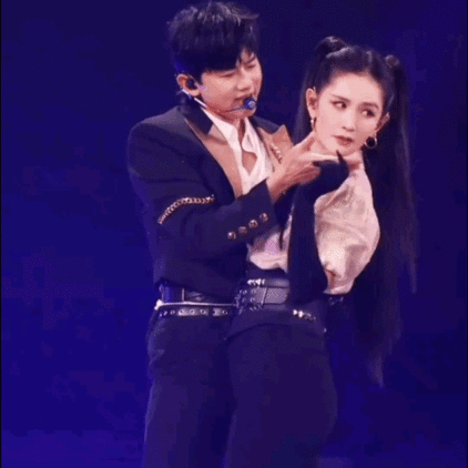 感动于娜姐的勇敢。张杰的音乐之路有她守护，真好。“一辈子只爱唱歌”，我们懂。谢娜