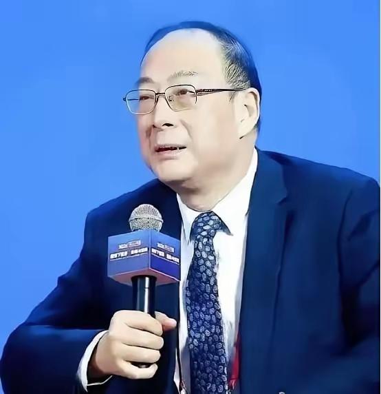 金灿荣最近的一番分析在网上炸开了锅！要是美国真把格陵兰岛给吞了，普京难道会假装没