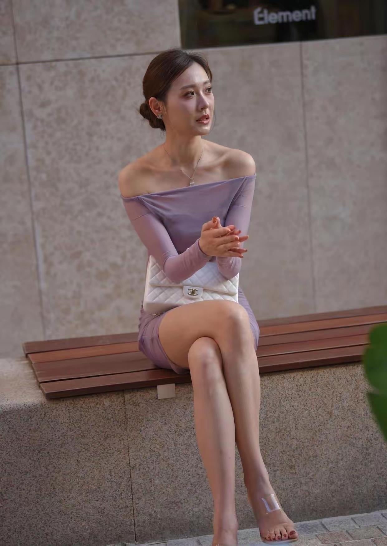 宁可在家喝粥，也不要吃看人脸色的满汉全席，挤不进的圈子，就不要硬溶，容不尽的亲人