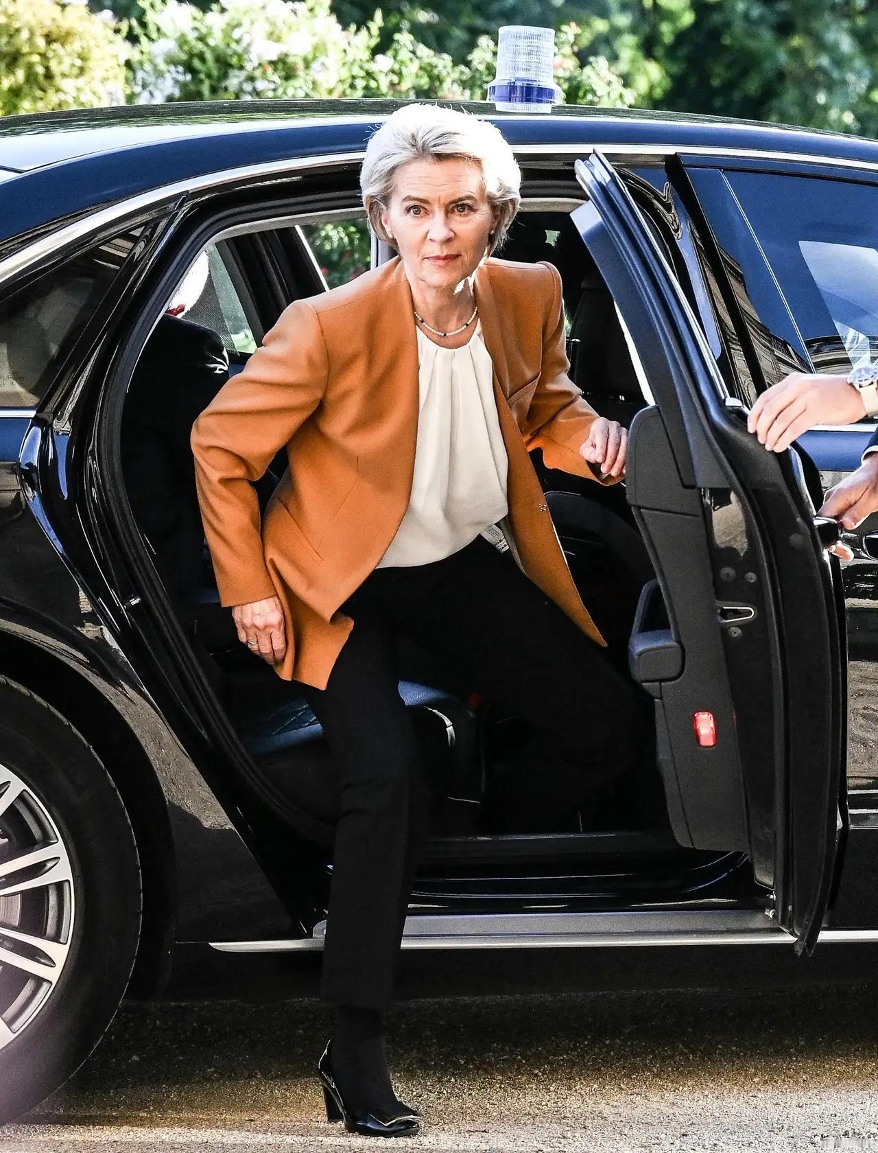 这可能完全出乎欧盟委员会主席冯德莱恩的意料！去年还因为欧盟电动车关税让举步维艰的