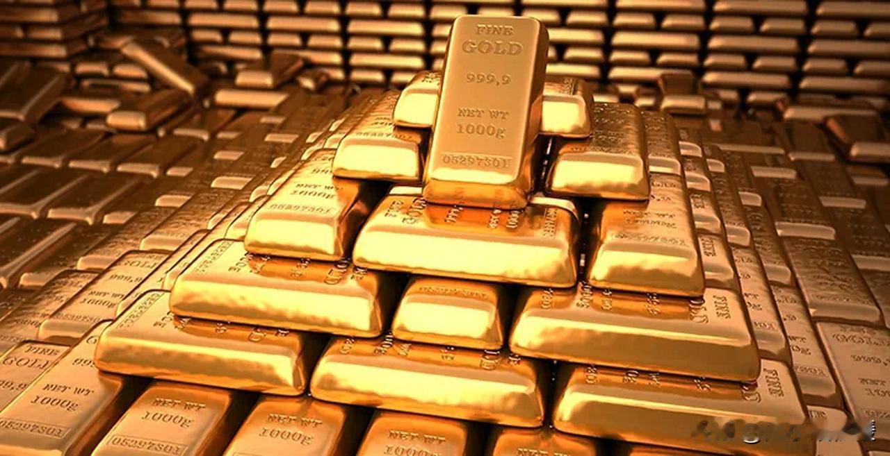 🤔 黄金涨得这么猛，咱们普通人到底该不该跟？其实吧，黄金就像家里的「保险柜」，