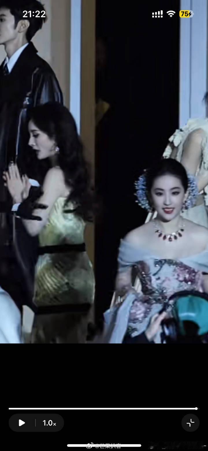 星光大赏 没有85花赵露思白鹿加鞠婧祎时代来临了，是不是意味着刘亦菲杨幂赵丽颖刘