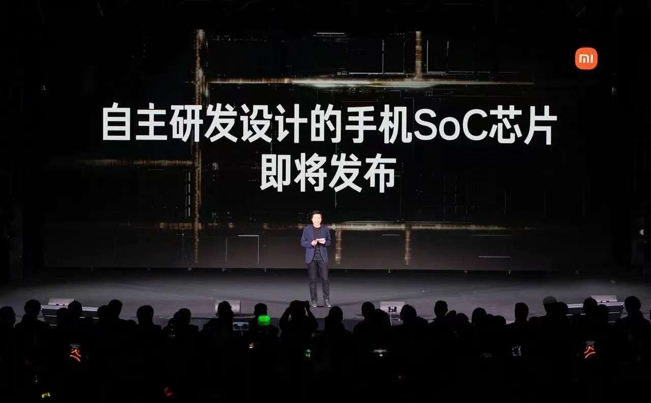在科技圈沸腾的今天，雷军终于亮出了小米压箱底的杀手锏——玄戒O1芯片与小米YU7