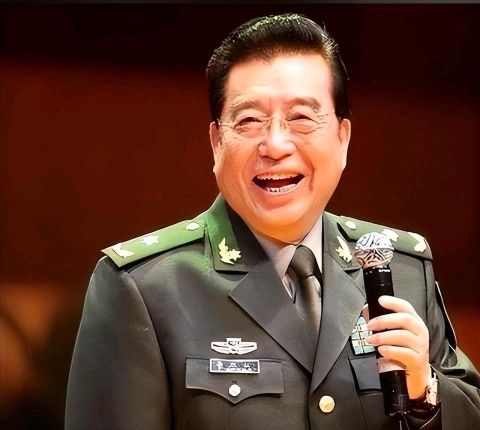 李双江这事儿真让人感慨。曾经国家级舞台的歌唱家，87岁了还四处商演，在小县城活动