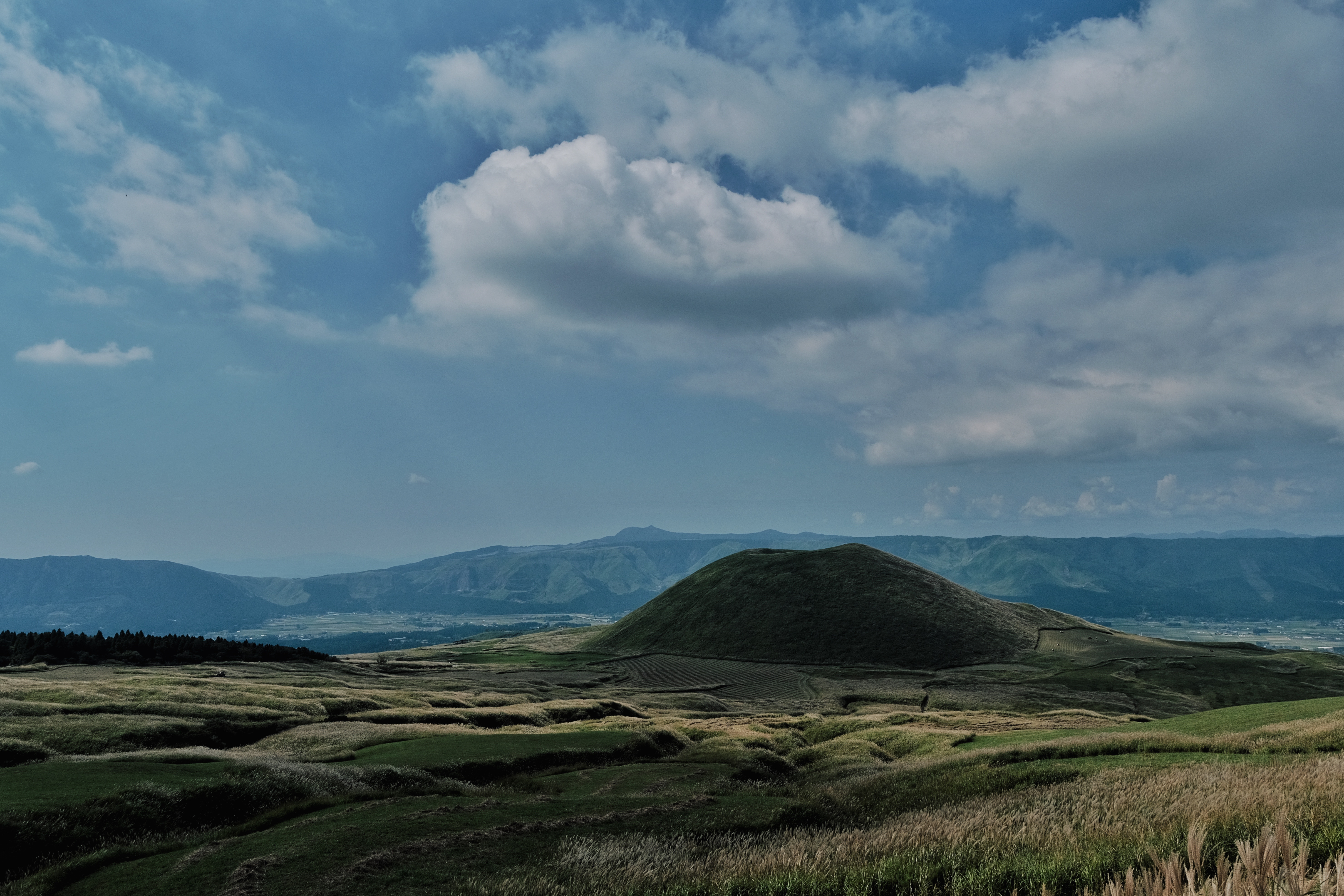 经常去岑村火炉山的朋友都知道，火炉山顾名思义就是长得像火炉[doge]  ​​​