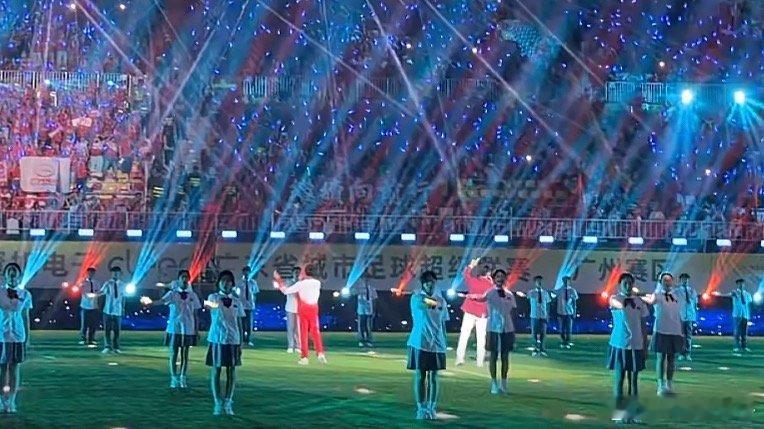 粤超揭幕战林高远领衔唱响海阔天空高远就该站上大舞台，好听