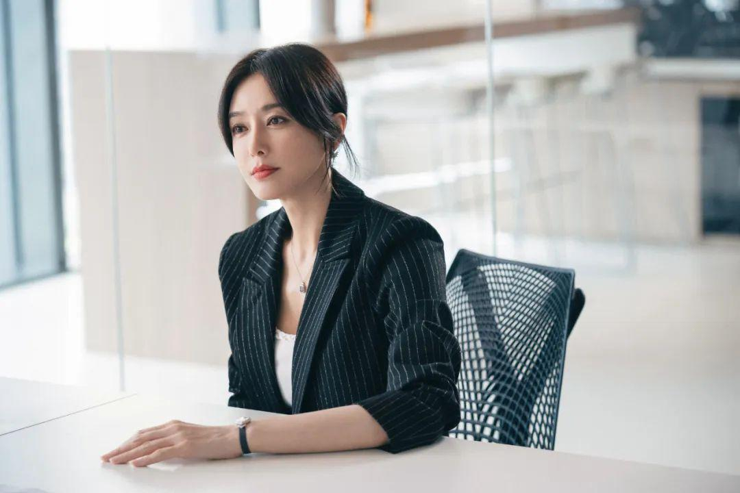 确诊为较真的职场新人设  职场新人凡事追求严谨，核对数据、确认需求绝不敷衍，被调