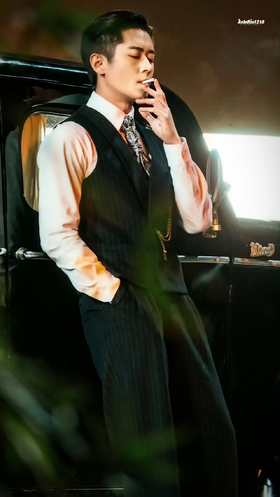 丞磊虞昶轩daddy丞磊抽的不是烟是性张力 丞磊虞昶轩daddy感拉满，这段倚车