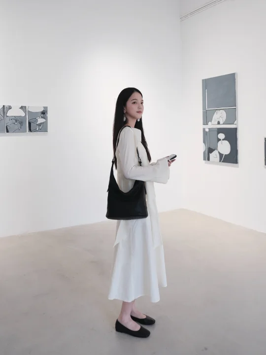 艺术画廊里的黑白美学