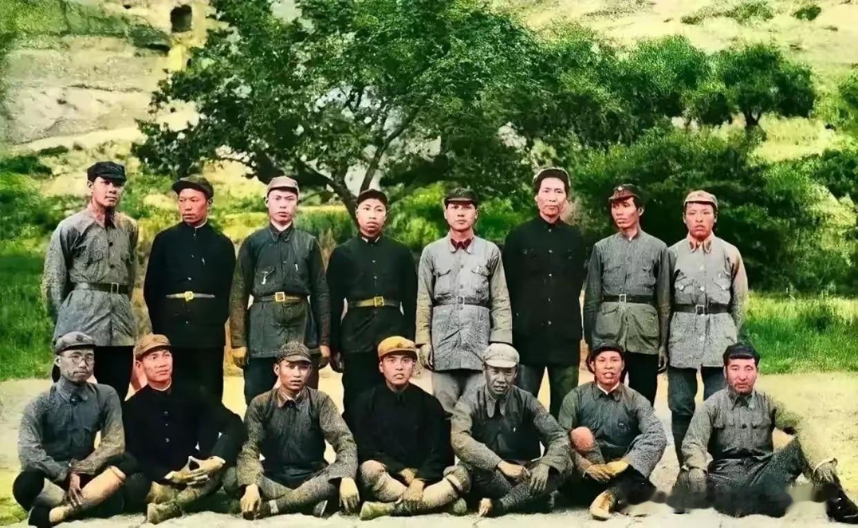 谁能全部说出照片中革命先辈的名字？