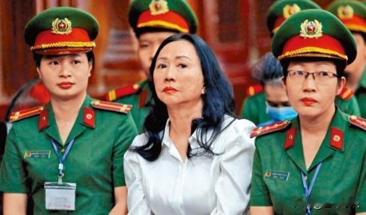 越南地产女王张美兰最近在法庭上提出一个请求，想留俩个“爱马仕“包。另外，她拥有的