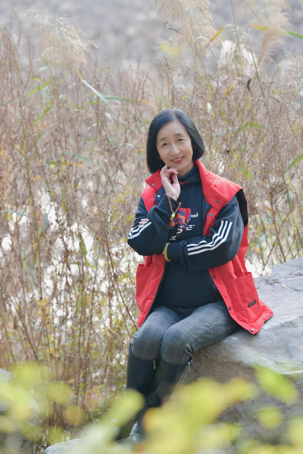 #你最喜欢的一张公园景色照片# 初冬时节，龙湖公园秋天的景色！#公园秋季景色#