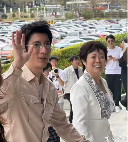 晚上很多车企应该也会看比亚迪的发布会。ps：还能解锁王力宏比亚迪第二代刀片电池 