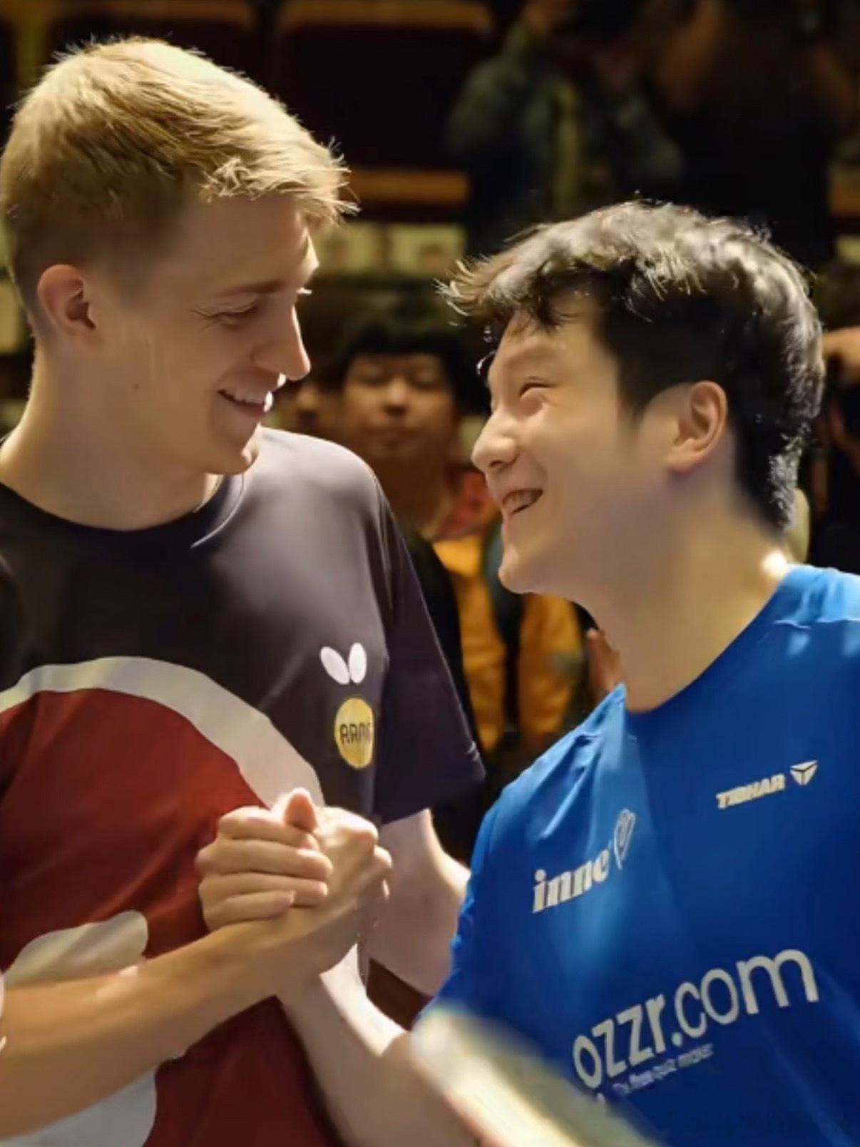 樊振东说准备好迈出新的步伐 樊振东官宣下赛季加盟杜塞尔多夫，他感谢萨尔布吕肯的培