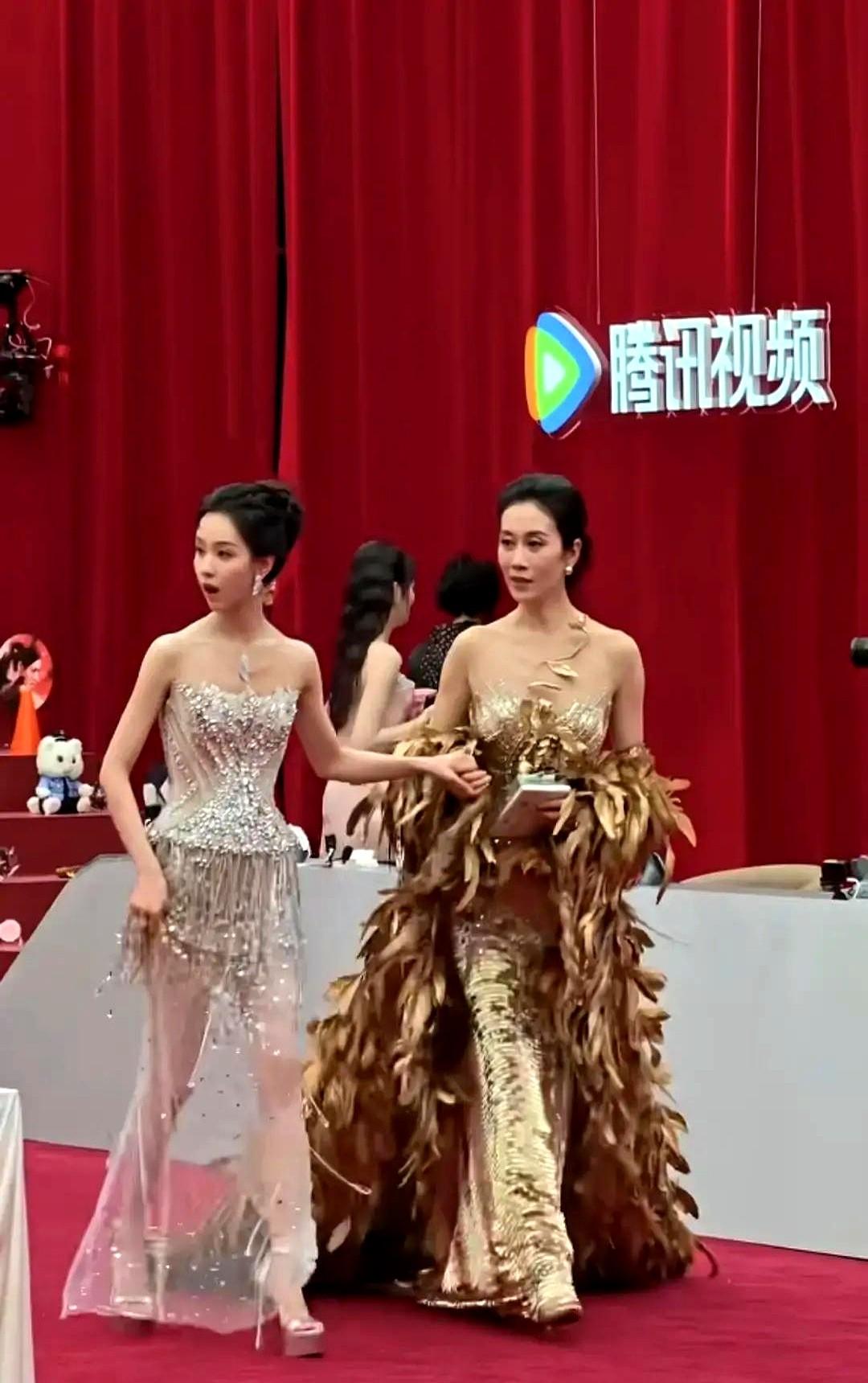 陈都灵温峥嵘这售后，直接封神了！

12月21日，腾讯视频星光大赏红毯上，陈都灵