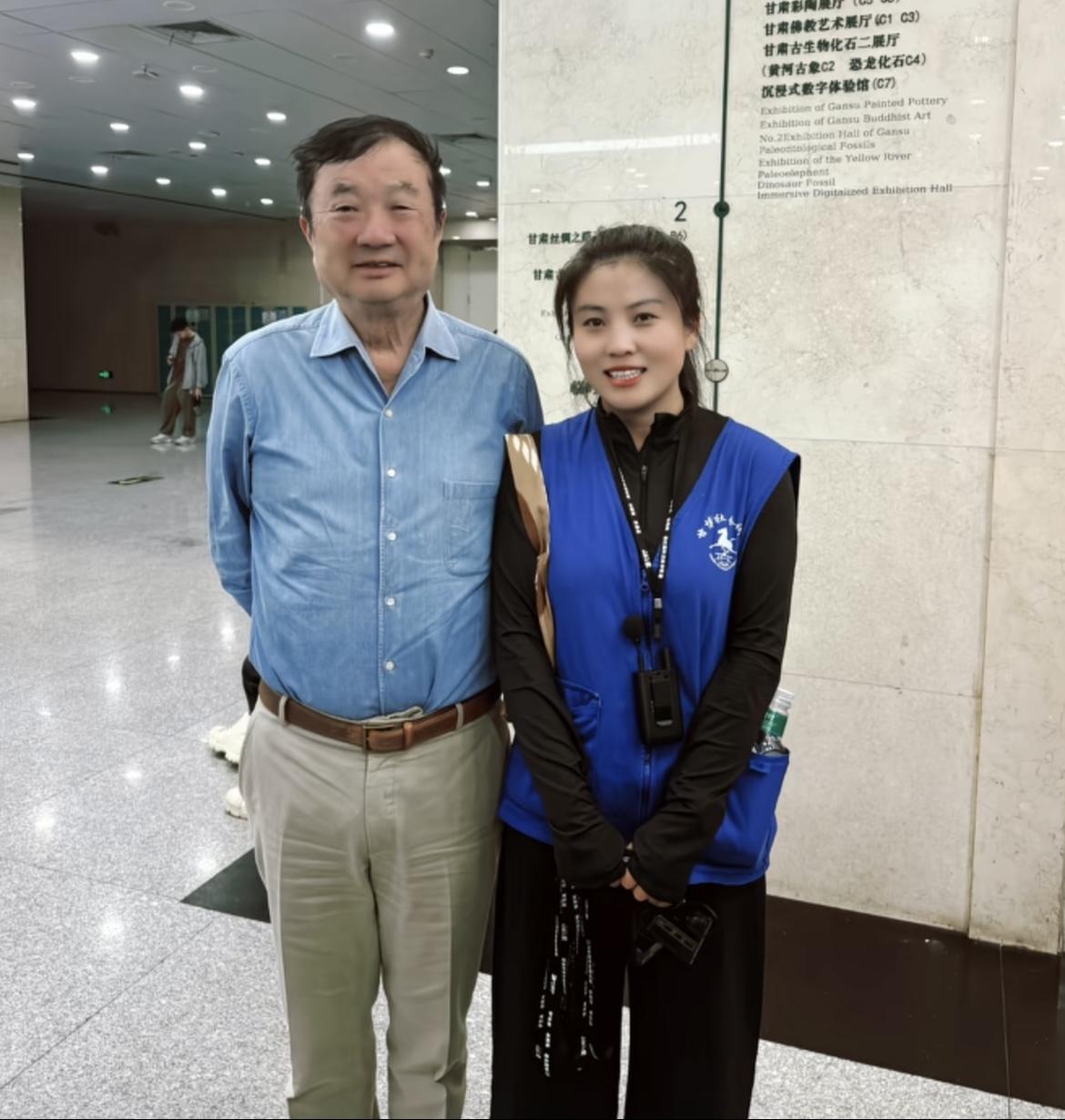 82岁任正非现身甘肃博物馆，两度抗癌成功，这精气神太让人服气了！

10月3号晚
