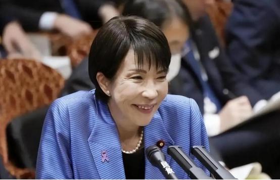 高市早苗专机乖乖掏钱过境中国领空，日媒却硬说是“中方让步”——这波操作我给满分，