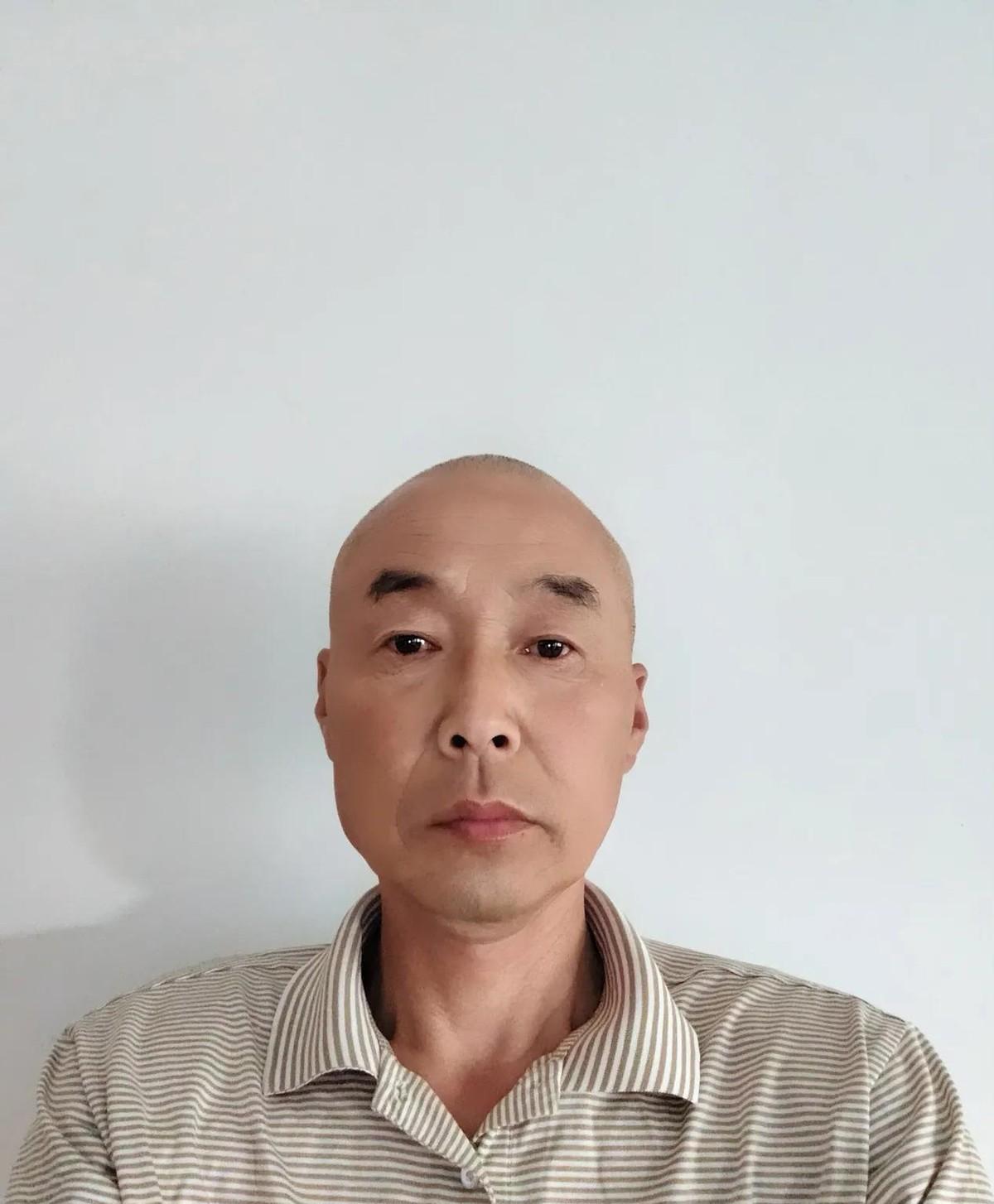月薪6000，一天8小时，一个月休8天，五险一金全交，管三顿饭，还能干到退休。听