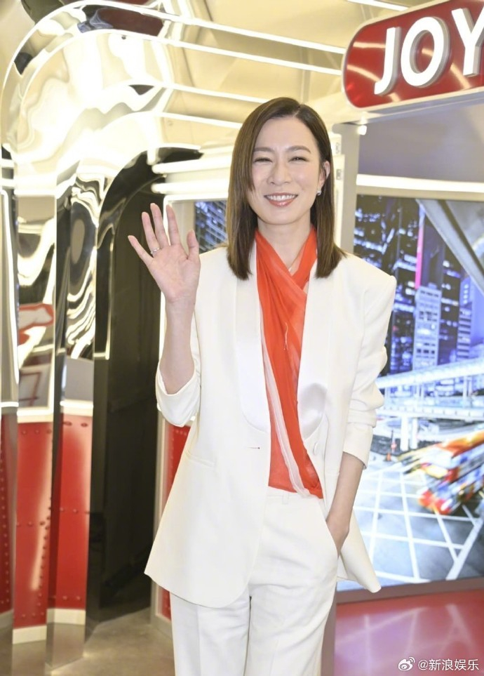 佘诗曼回应是否出演新闻女王3 据港媒，佘诗曼回应是否出演《新闻女王3》，她表示最