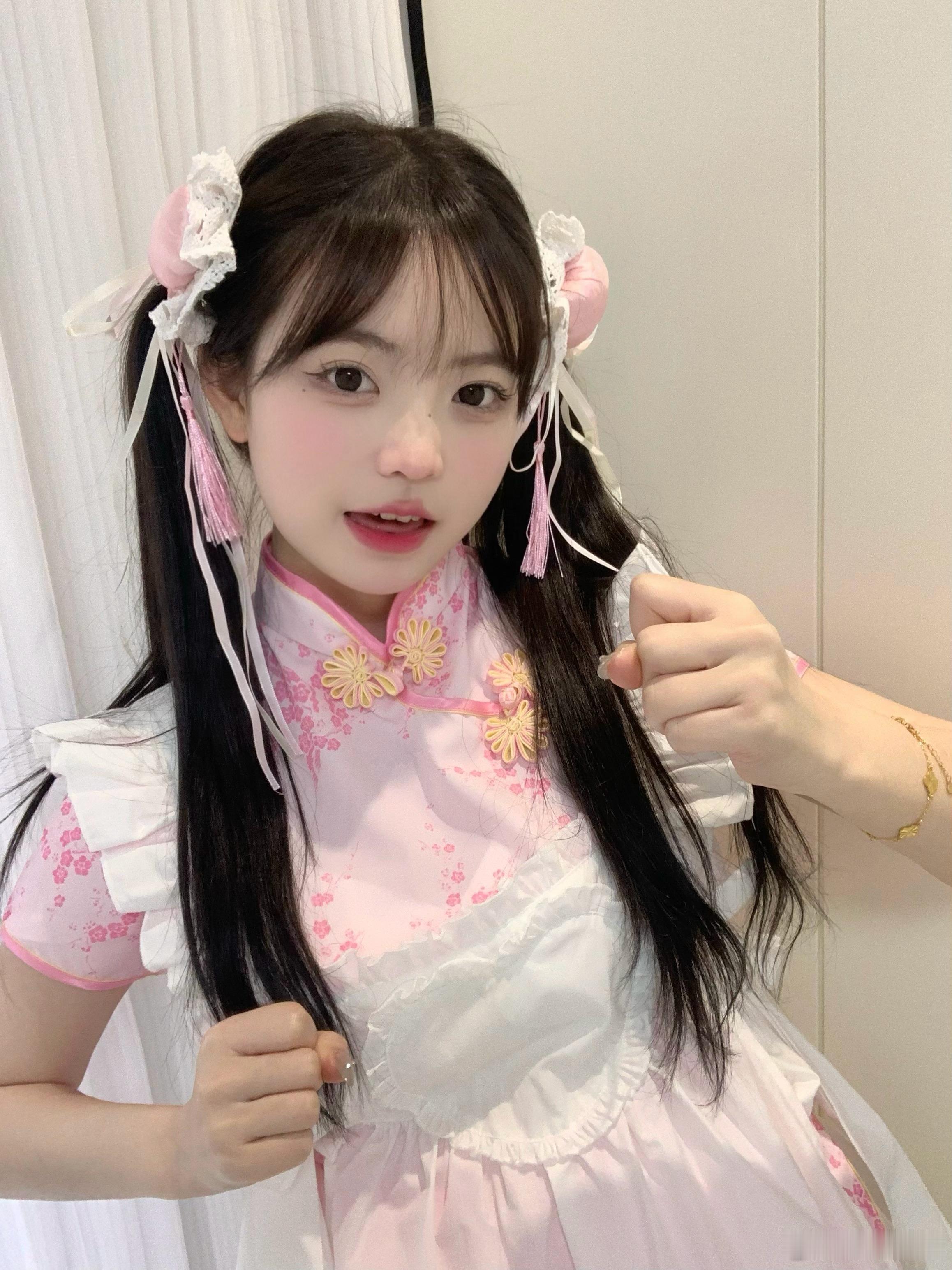 姐姐别怕 我来保护你 ​​​