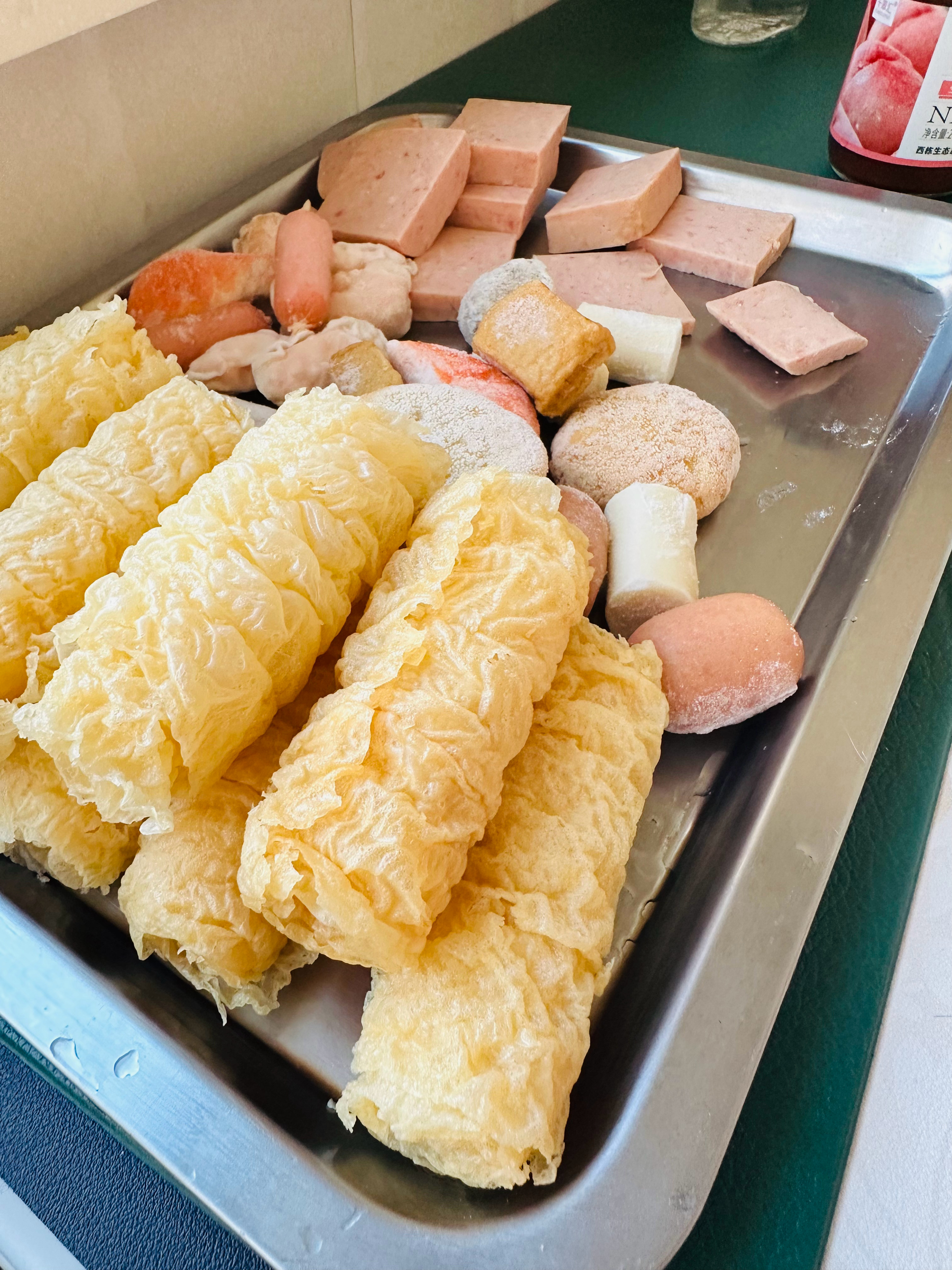 边追剧，边吃火锅，热气腾腾的一天。《罚罪2》全面超越了第一部，无论案情的丰富性，